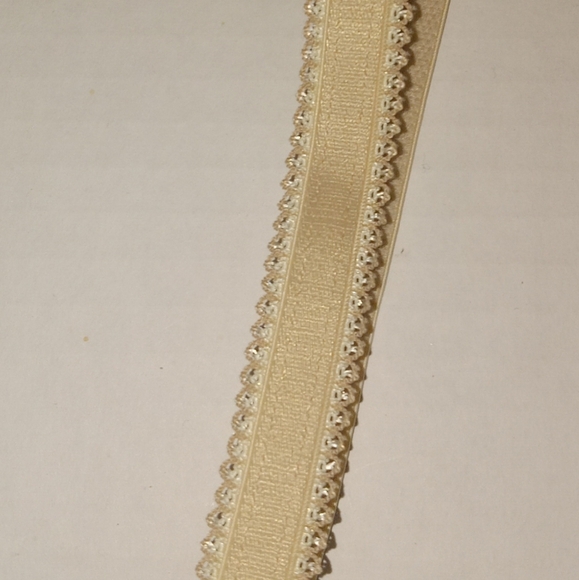 Vanity fair Elegant Plunge 38C - Picture 6 of 8